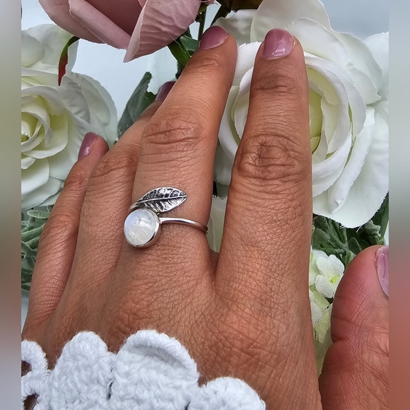 ♥️ CALM LEAF RING - Picture 4 of 7